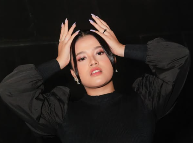 Bawakan Lagu Peterpen, Sabrina Bikin Juri Indonesia Idol 2025 Terpukau Berikut Liriknya